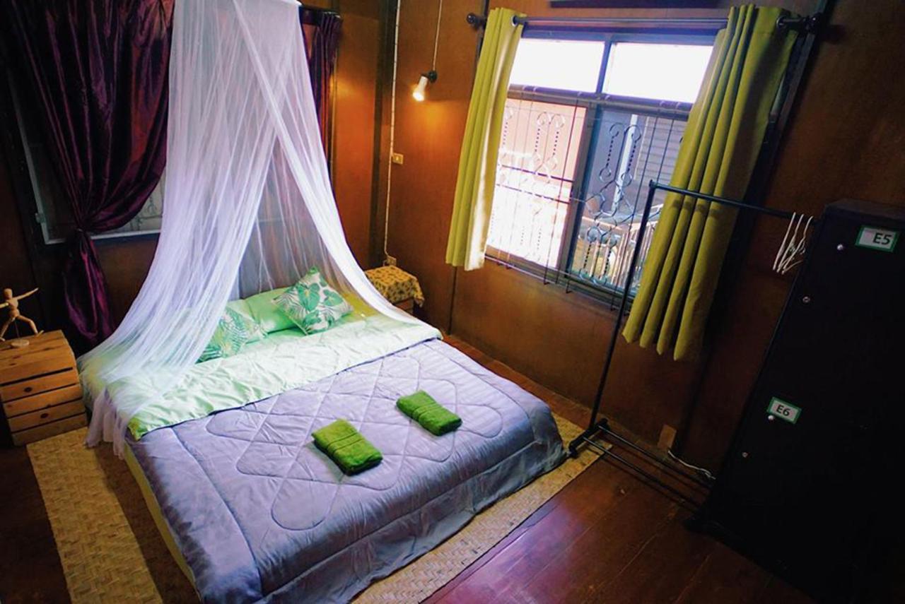Oh My Bed Chiang Mai Hostel ภายนอก รูปภาพ