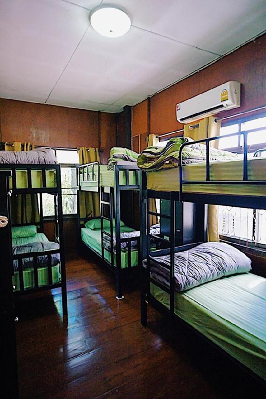 Oh My Bed Chiang Mai Hostel ภายนอก รูปภาพ